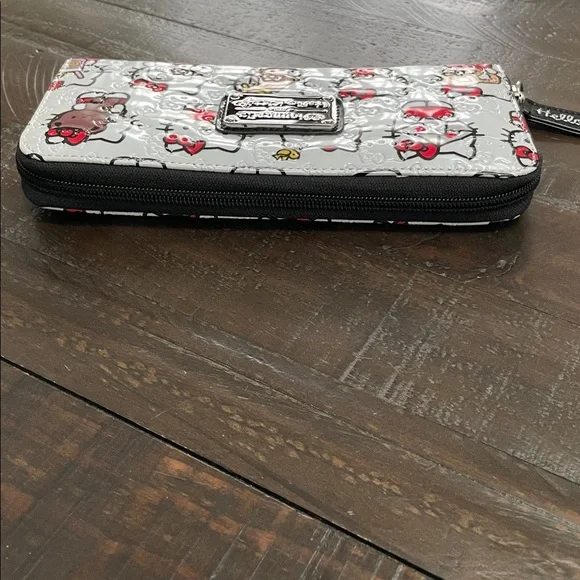 Loungefly Hello Kitty Wallet - Picture 7 of 11